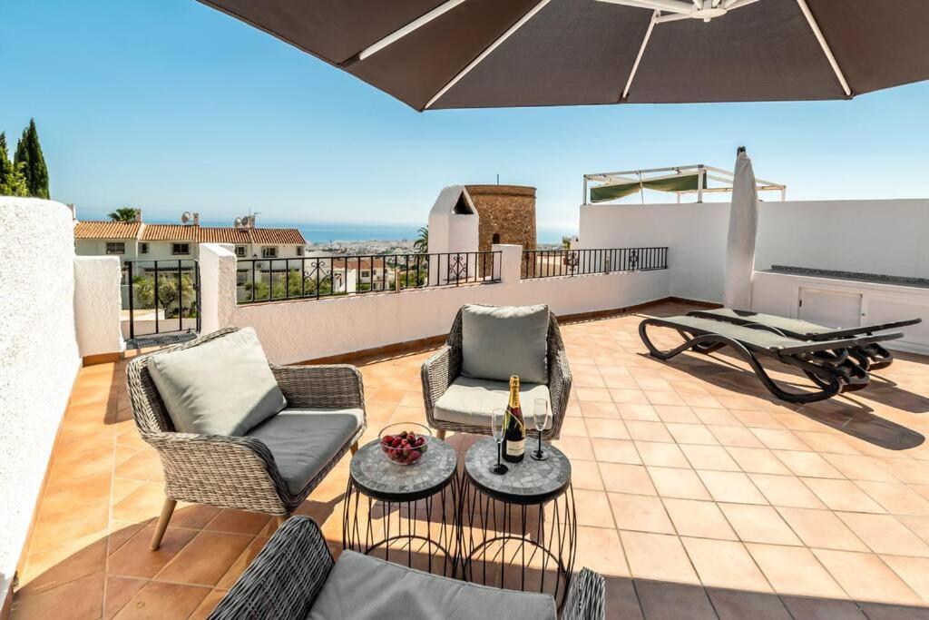Hermosa Casa Con Terraza E Increibles Vistas Al Mar Y La Montana Nerja Eksteriør billede