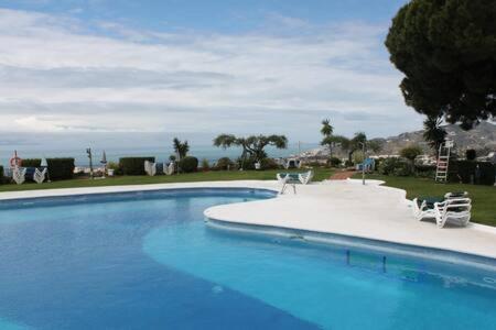 Hermosa Casa Con Terraza E Increibles Vistas Al Mar Y La Montana Nerja Eksteriør billede