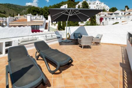 Hermosa Casa Con Terraza E Increibles Vistas Al Mar Y La Montana Nerja Eksteriør billede